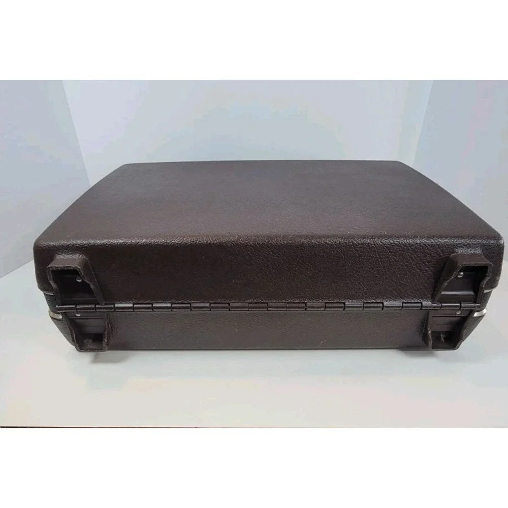 Vintage Samsonite Survivor Classic IV Brown Hard Shell Brief Case No keys